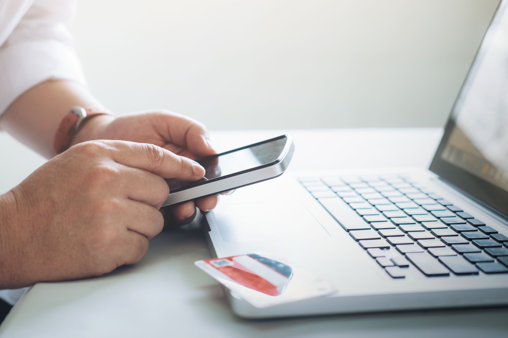Why Startups Can Benefit from a Paycheck Stubs Generator