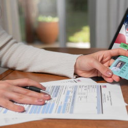 How A Pay Stub Generator Online Can Simplify Your Payroll Process